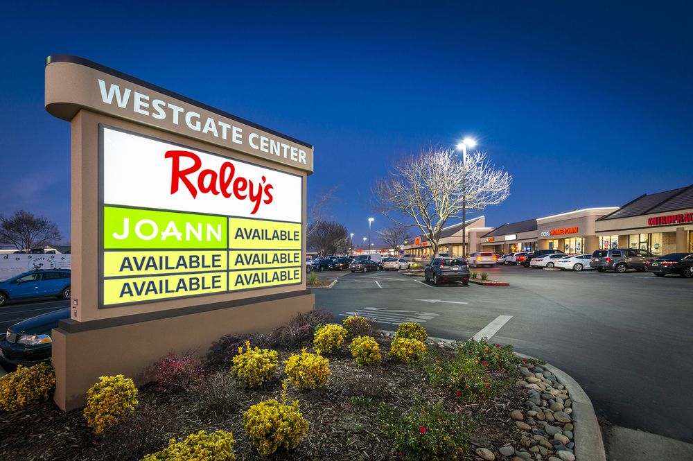 Westgate Shopping Center: 353-375 W Main St , Woodland, CA 95695